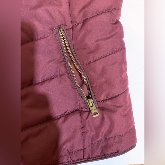 Aeropostale sleeveless puffer jacket with faux fur hoodie in size Small Petite - Picture 5 of 12